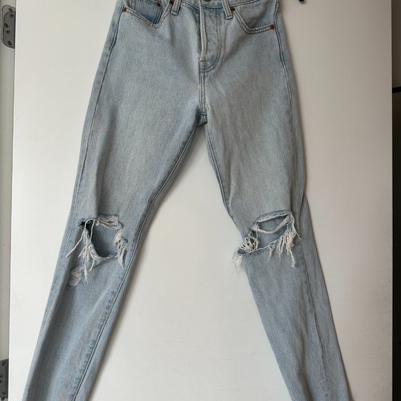 Levi's Light Wash Wedgie Straight Jeans - Size 24 - Picture 2 of 4